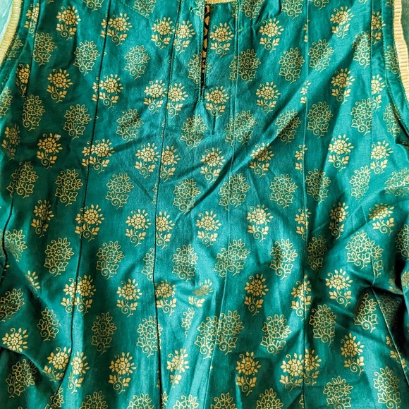 Junaid Jamshed J. Girls' 3 Piece Pakistani Dress Kameez Trouser, 4T - Picture 8 of 9